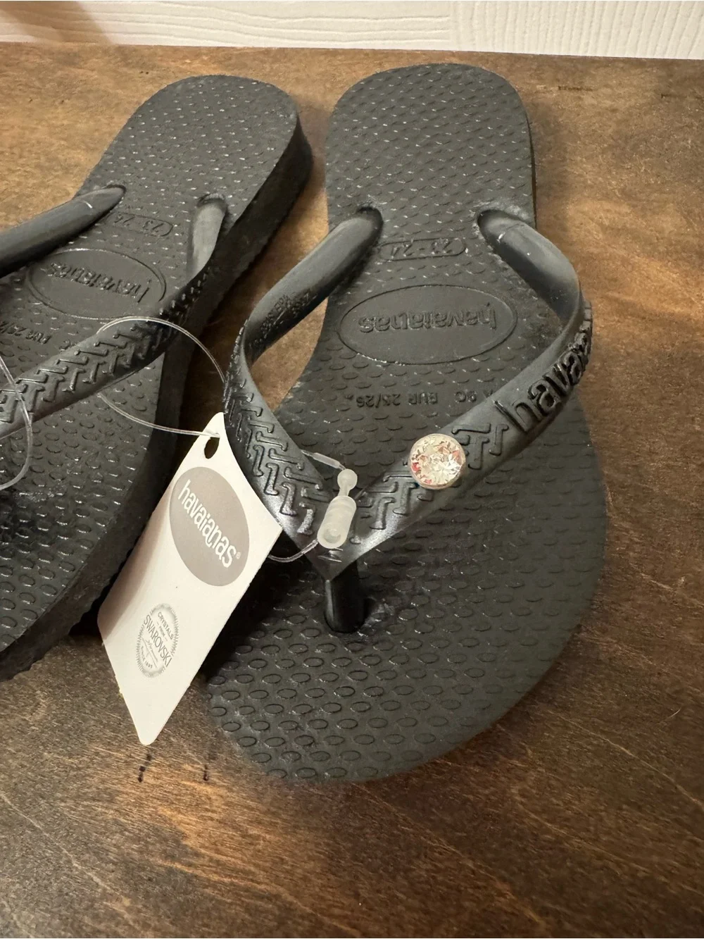 NWT- Havaianas Slim Logo Flip Flops